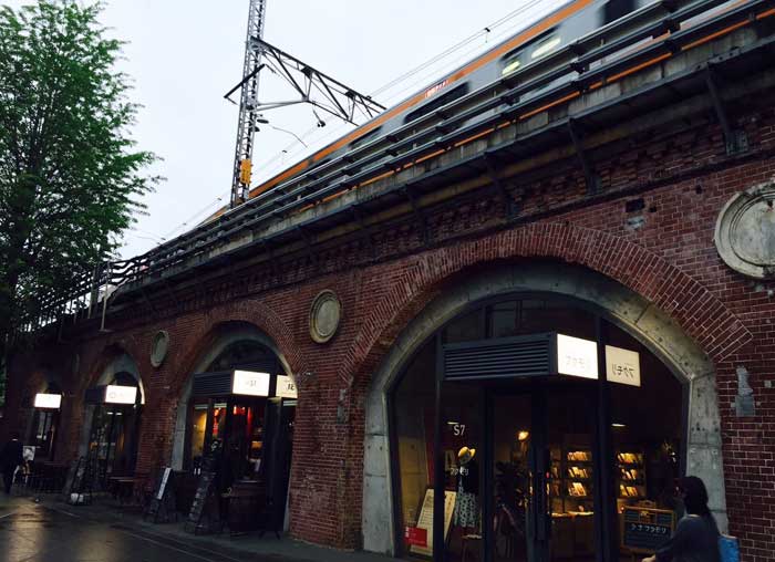 mAAch ecute KANDA MANSEIBASHI